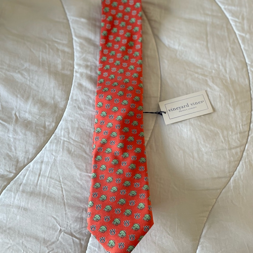 Vineyard Vines New with tags- Auburn University tie